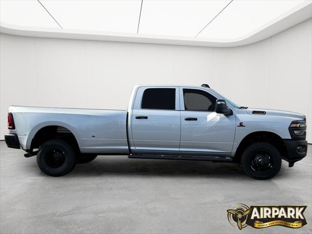 2026 RAM Ram 3500 RAM 3500 TRADESMAN CREW CAB 4X4 8 BOX
