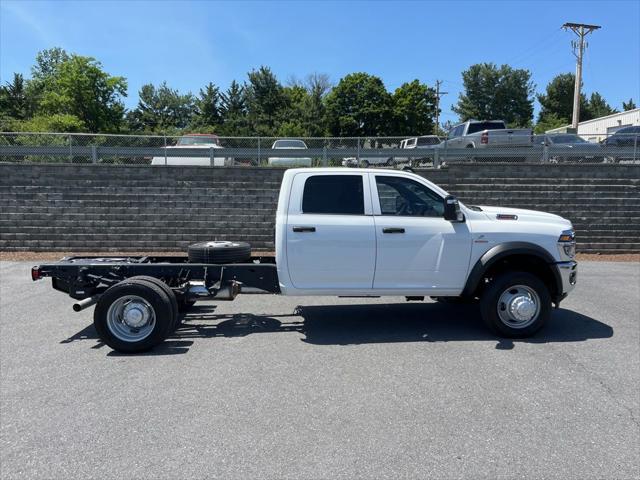 2026 RAM Ram 5500 Chassis Cab RAM 5500 TRADESMAN CHASSIS CREW CAB 4X4 60 CA