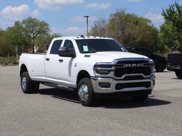 2026 RAM Ram 3500 RAM 3500 TRADESMAN CREW CAB 4X4 8 BOX