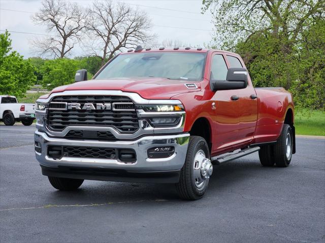 2026 RAM Ram 3500 RAM 3500 TRADESMAN CREW CAB 4X4 8 BOX