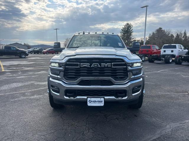 2026 RAM Ram 5500 Chassis Cab RAM 5500 TRADESMAN CHASSIS CREW CAB 4X4 84 CA