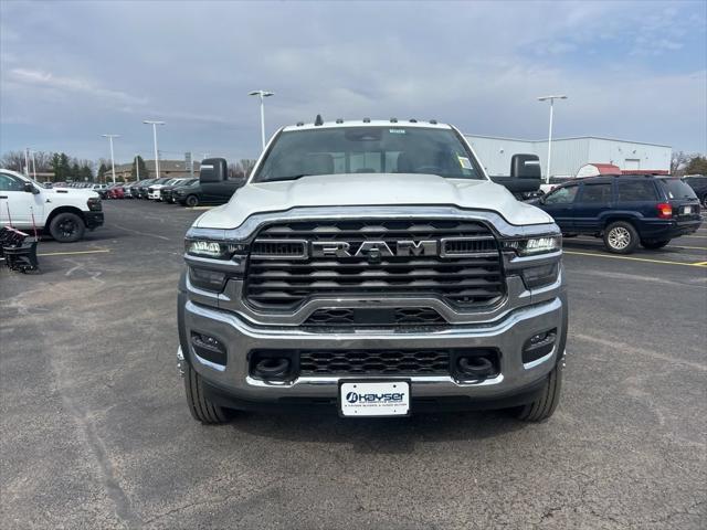 2026 RAM 5500 Chassis RAM 5500 TRADESMAN CHASSIS CREW CAB 4X4 84 CA