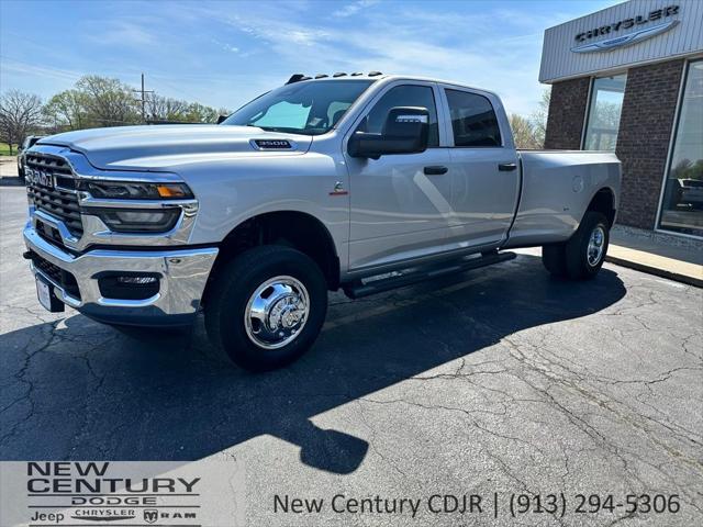 2026 Ram 3500 Tradesman Crew Cab 4x4 8' Box