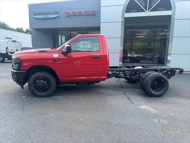 2026 RAM Ram 3500 Chassis Cab RAM 3500 TRADESMAN CHASSIS REGULAR CAB 4X4 60 CA 2026 RAM Ram 3500 Chassis Cab RAM 3500 TRADESMAN CHASSIS REGULAR CAB 4X4 60 CA
