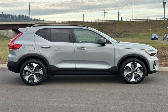 2026 Volvo XC40 Plus, B5 AWD Gas (mild hybrid), Dark