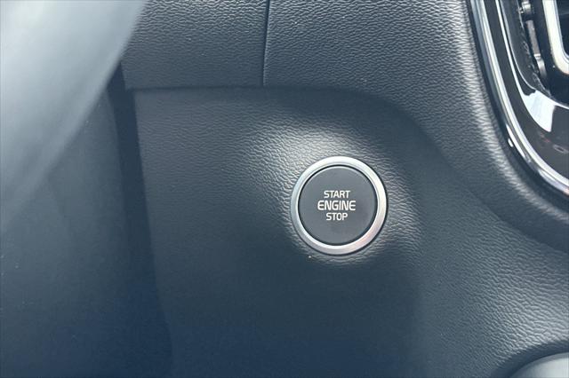 2026 Volvo XC40 Plus, B5 AWD Gas (mild hybrid), Dark