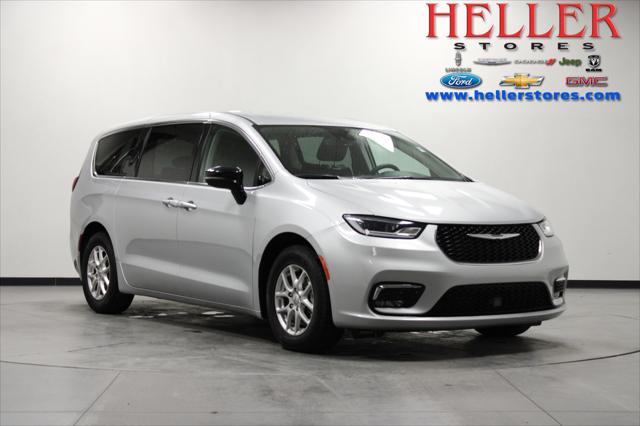 2024 Chrysler Pacifica Touring L for sale in Pontiac, IL