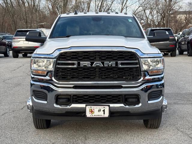 2022 RAM 3500 Tradesman Crew Cab 4x4 8 Box