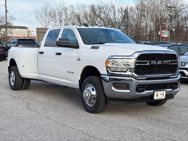 2022 RAM 3500 Tradesman Crew Cab 4x4 8 Box