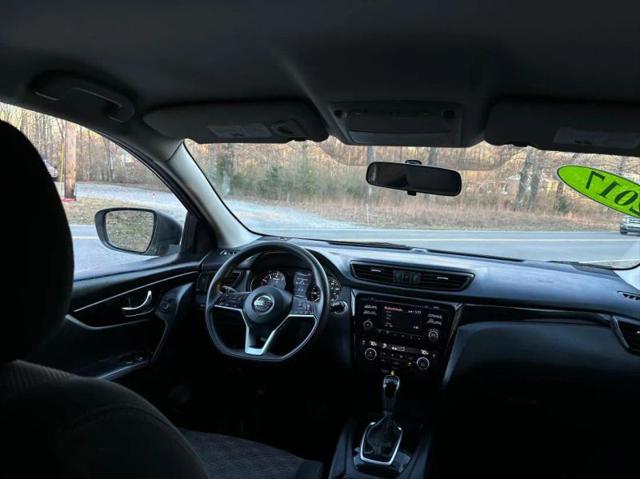 2017 Nissan Rogue Sport SV