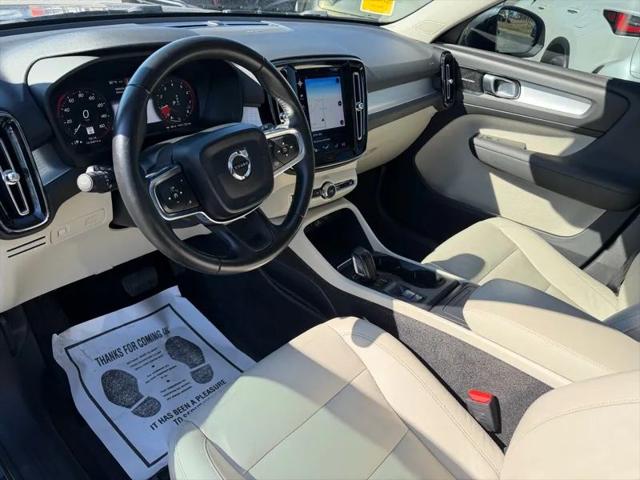 2019 Volvo XC40 T5 Momentum