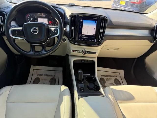2019 Volvo XC40 T5 Momentum