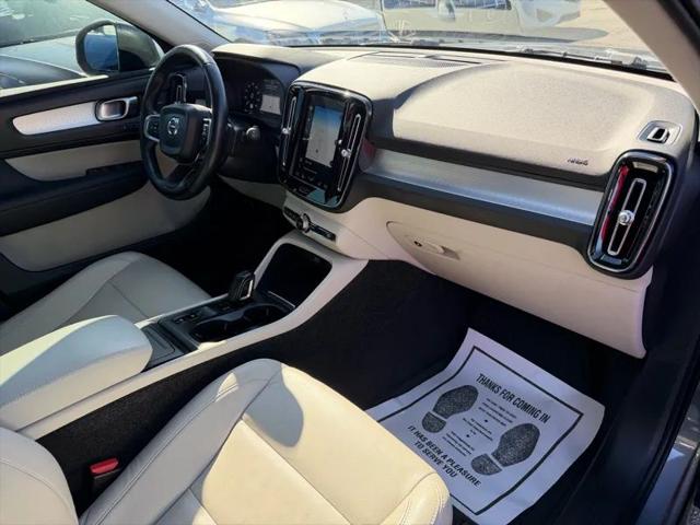 2019 Volvo XC40 T5 Momentum