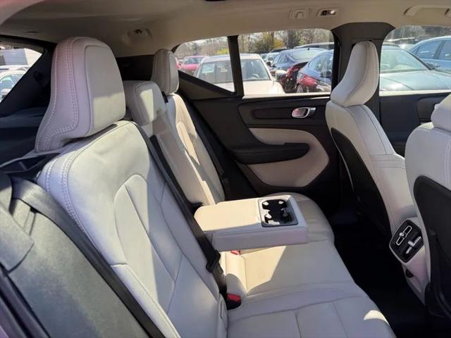 2019 Volvo XC40 T5 Momentum