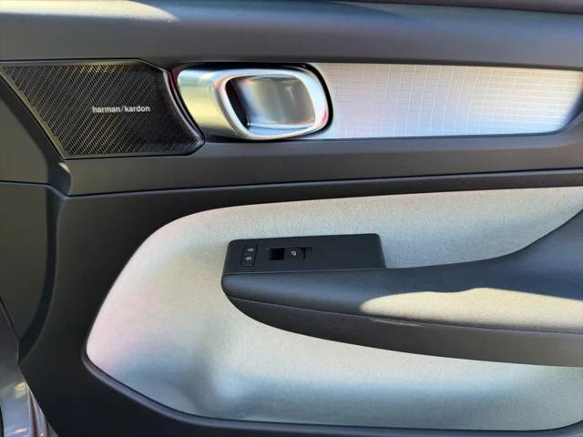 2019 Volvo XC40 T5 Momentum