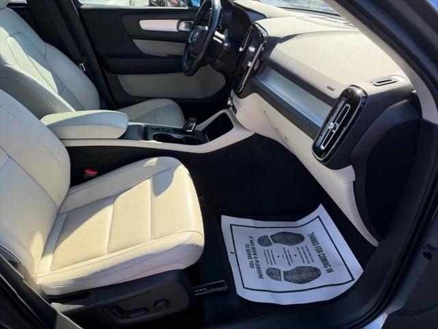 2019 Volvo XC40 T5 Momentum