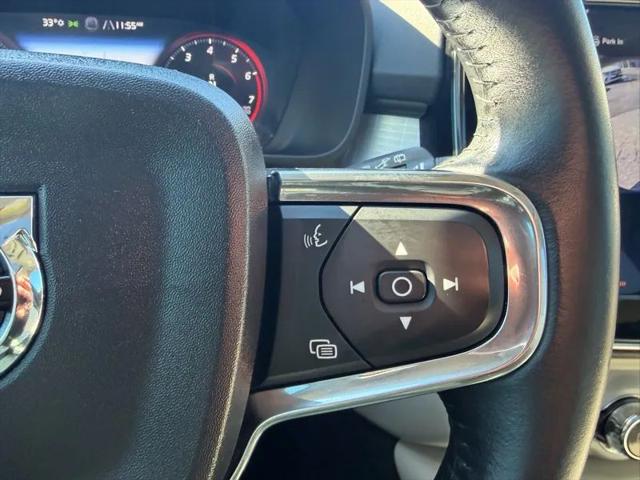 2019 Volvo XC40 T5 Momentum
