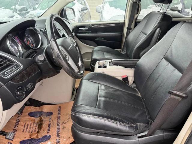 2014 Chrysler Town & Country Touring