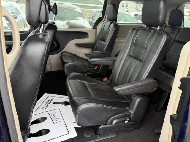 2014 Chrysler Town & Country Touring