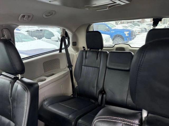 2014 Chrysler Town & Country Touring