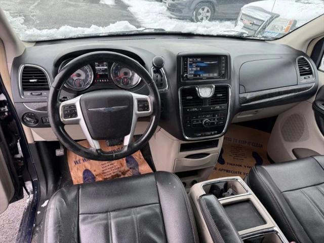 2014 Chrysler Town & Country Touring