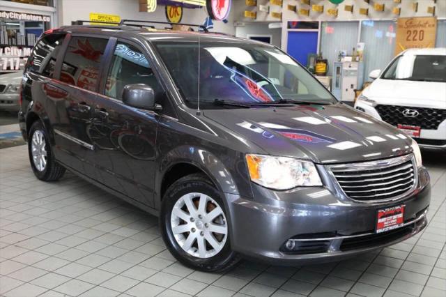 2015 Chrysler Town & Country Touring for sale in Chicago, IL