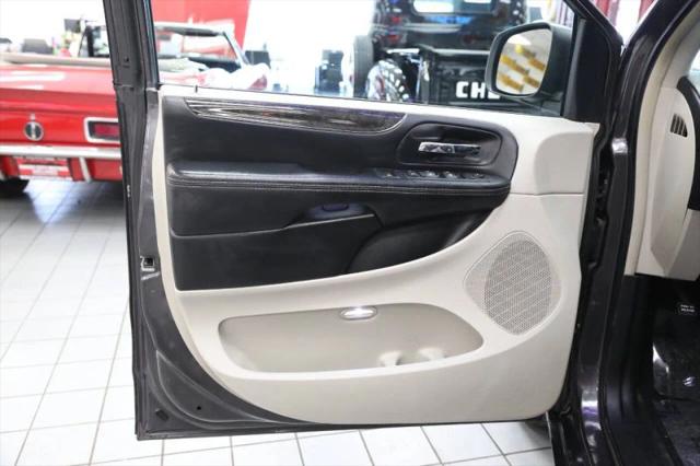 2015 Chrysler Town & Country Touring
