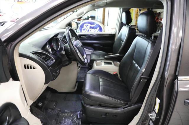 2015 Chrysler Town & Country Touring