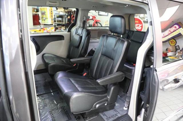 2015 Chrysler Town & Country Touring