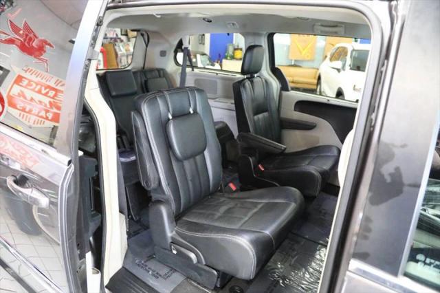 2015 Chrysler Town & Country Touring