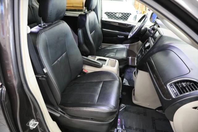 2015 Chrysler Town & Country Touring