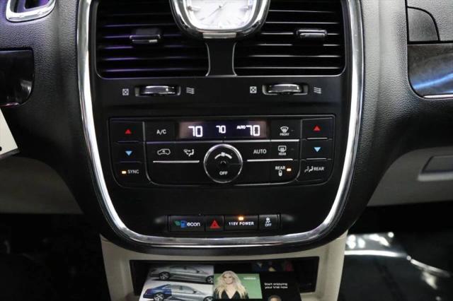 2015 Chrysler Town & Country Touring