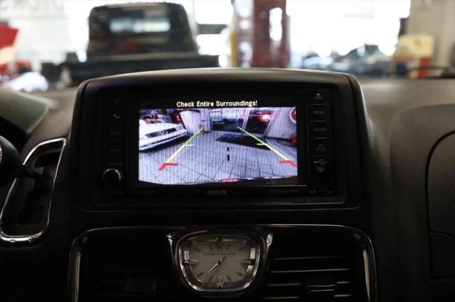 2015 Chrysler Town & Country Touring