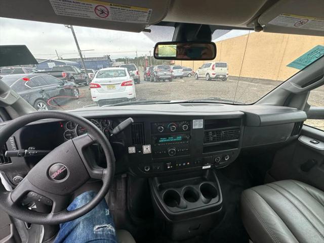 2020 GMC Savana Cutaway Work Van