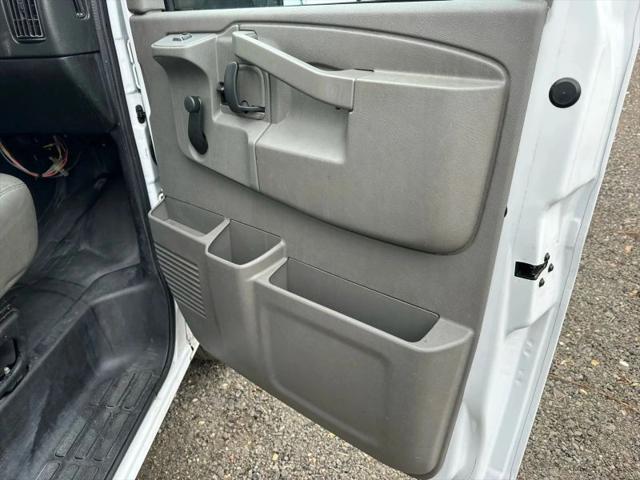 2020 GMC Savana Cutaway Work Van