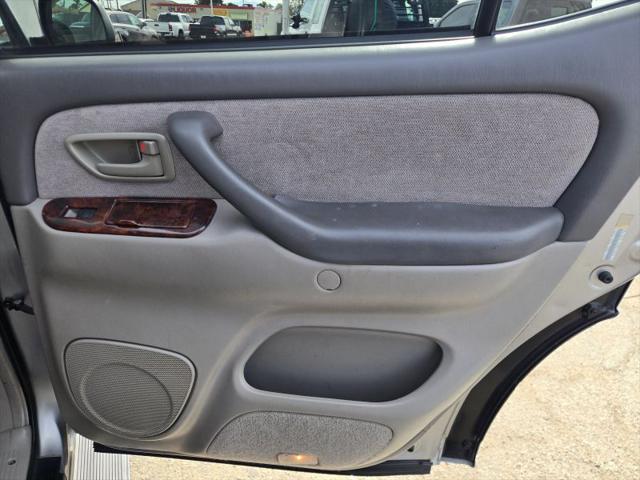 2003 Toyota Sequoia SR5 V8