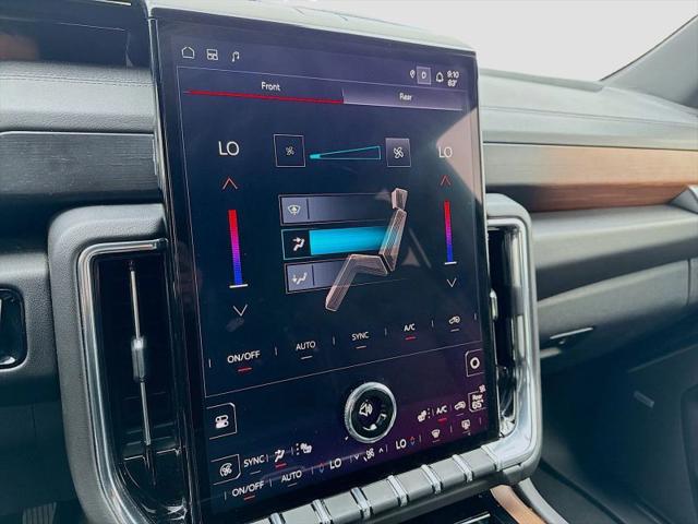 2025 GMC Yukon 4WD Denali