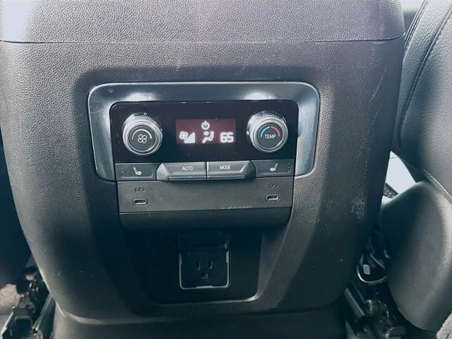 2025 GMC Yukon 4WD Denali