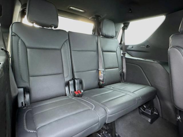 2025 GMC Yukon 4WD Denali