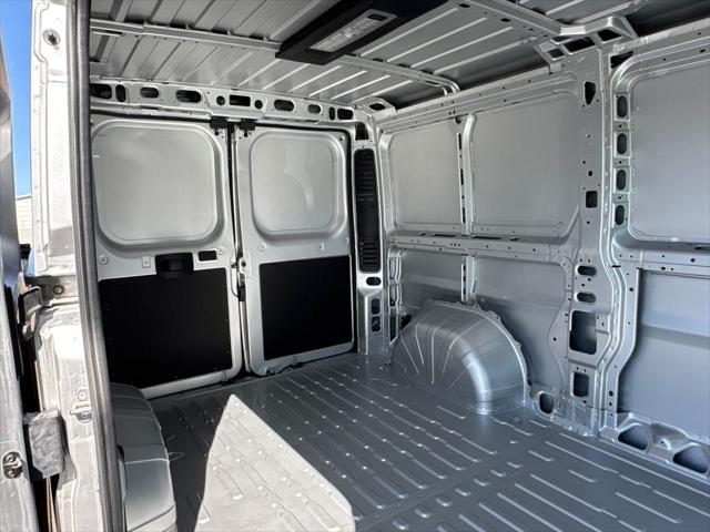 2026 Ram ProMaster Cargo Van SLT Low Roof 136" WB