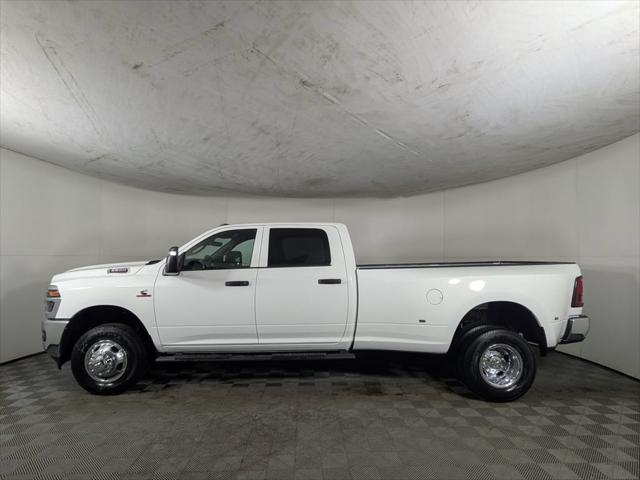 2026 Ram 3500 Tradesman Crew Cab 4x4 8 Box