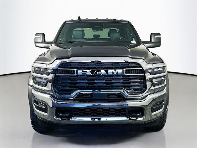 2026 RAM Ram 5500 Chassis Cab RAM 5500 TRADESMAN CHASSIS CREW CAB 4X4 60 CA