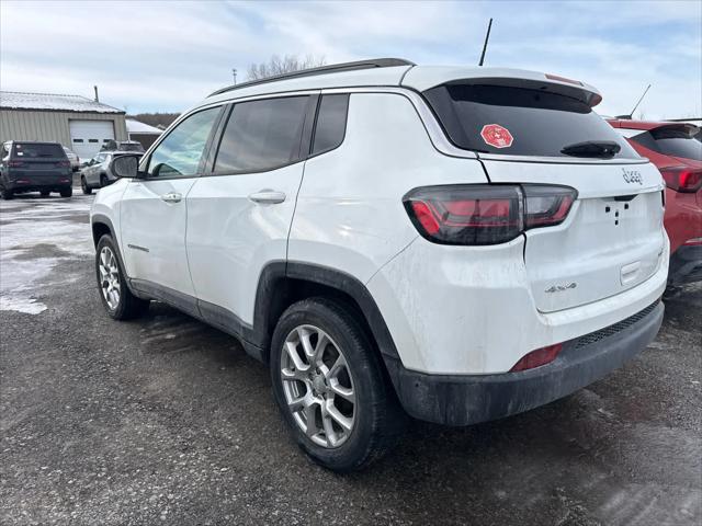 2023 Jeep Compass Latitude Lux FWD