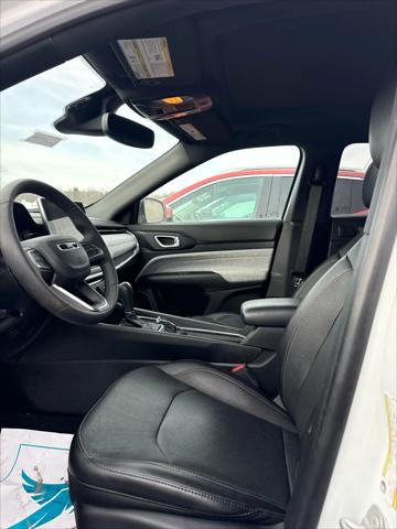 2023 Jeep Compass Latitude Lux FWD