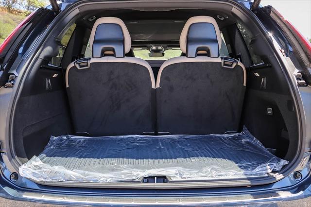 2026 Volvo XC90 Plus, B6 AWD Gas mild hybrid, Gasoline, Bright, 7 Seats