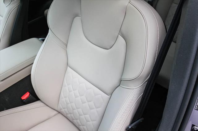 2026 Volvo XC90 Plus, B6 AWD Gas mild hybrid, Gasoline, Bright, 7 Seats