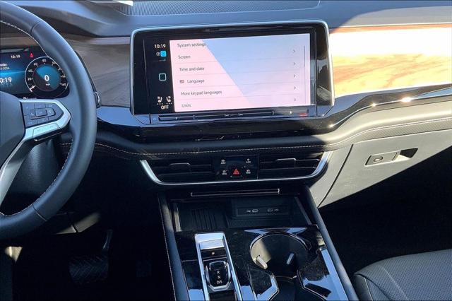 2026 Volkswagen Atlas SE with Technology