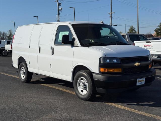 2025 Chevrolet Express Cargo Van RWD 2500 Regular Wheelbase WT