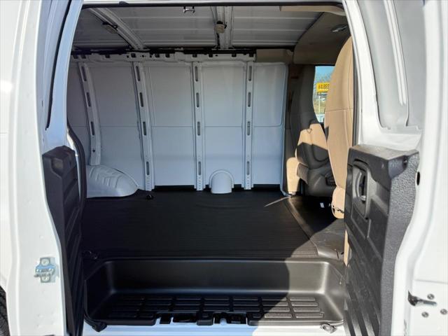2025 Chevrolet Express Cargo Van RWD 2500 Regular Wheelbase WT