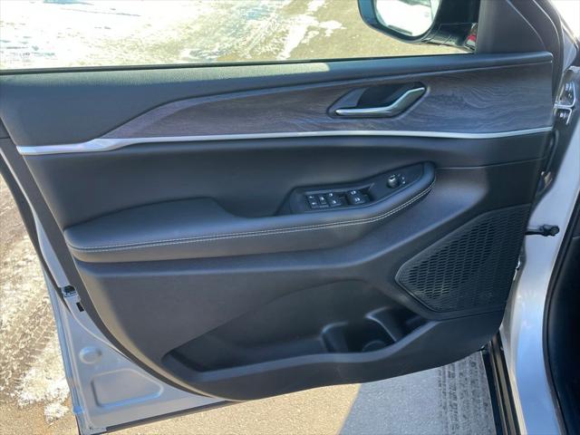 2026 Jeep Grand Cherokee Altitude 4x4